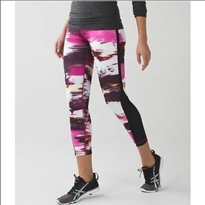 Lululemon Pace Tight 25”, Full on Luxtreme Size 6
